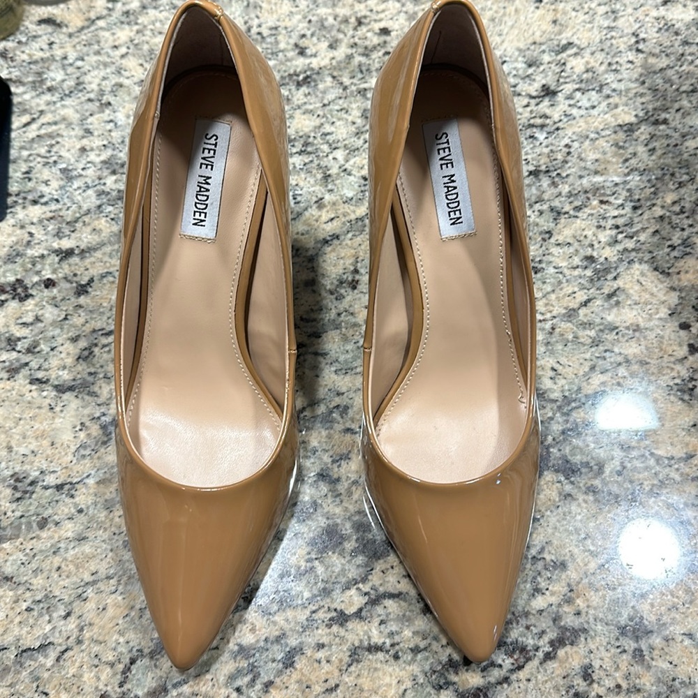 Steve Madden stiletto camel high heel shoe